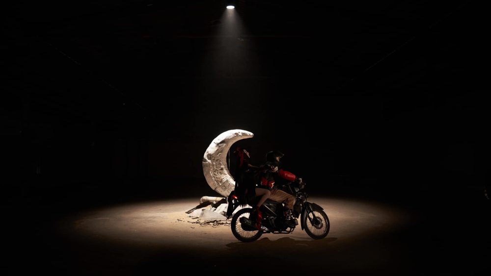 b41 Mina Young với mặt đẹp như nàng thơ, vóc dáng gợi cảm muôn phần trong MV Cung Trăng vừa ra mắt b41