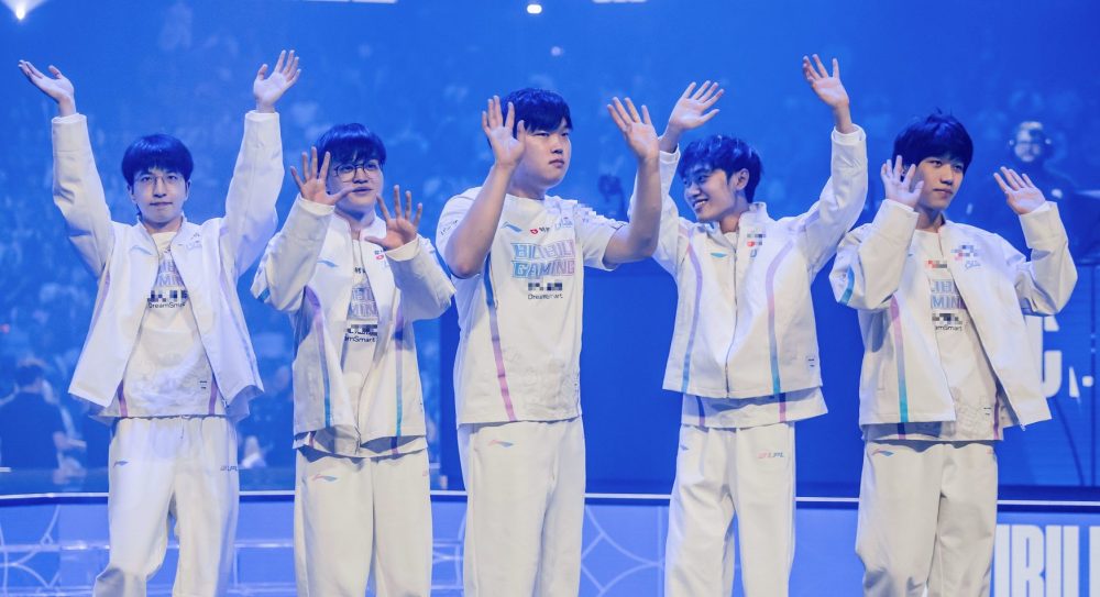 Lộ diện cái tên nhận Lộ diện cái tên nhận