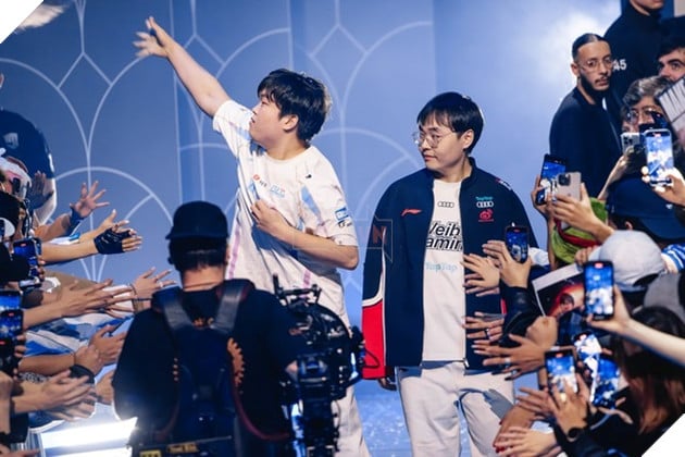 LMHT: SofM có những chia sẻ về những vấn đề của BLG sau Bán Kết CKTG 2024