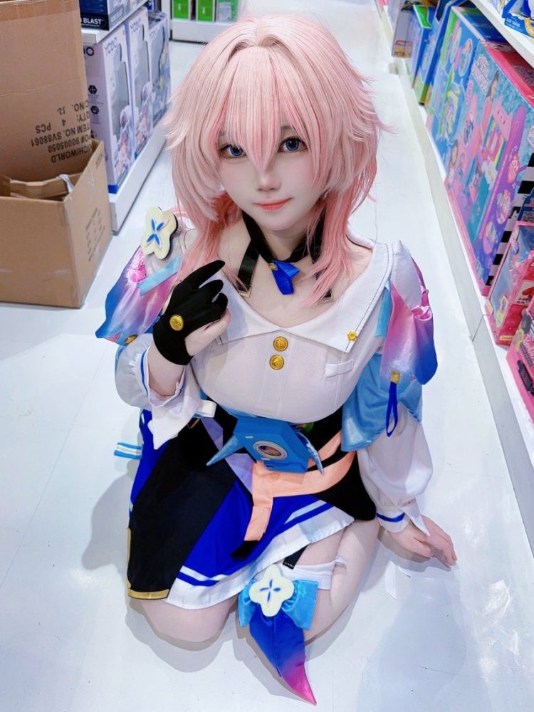 bxevvbe Chiêm ngưỡng bộ ảnh cosplay March7th trong Honkai: Star Rail được thực hiện bởi coser Grace