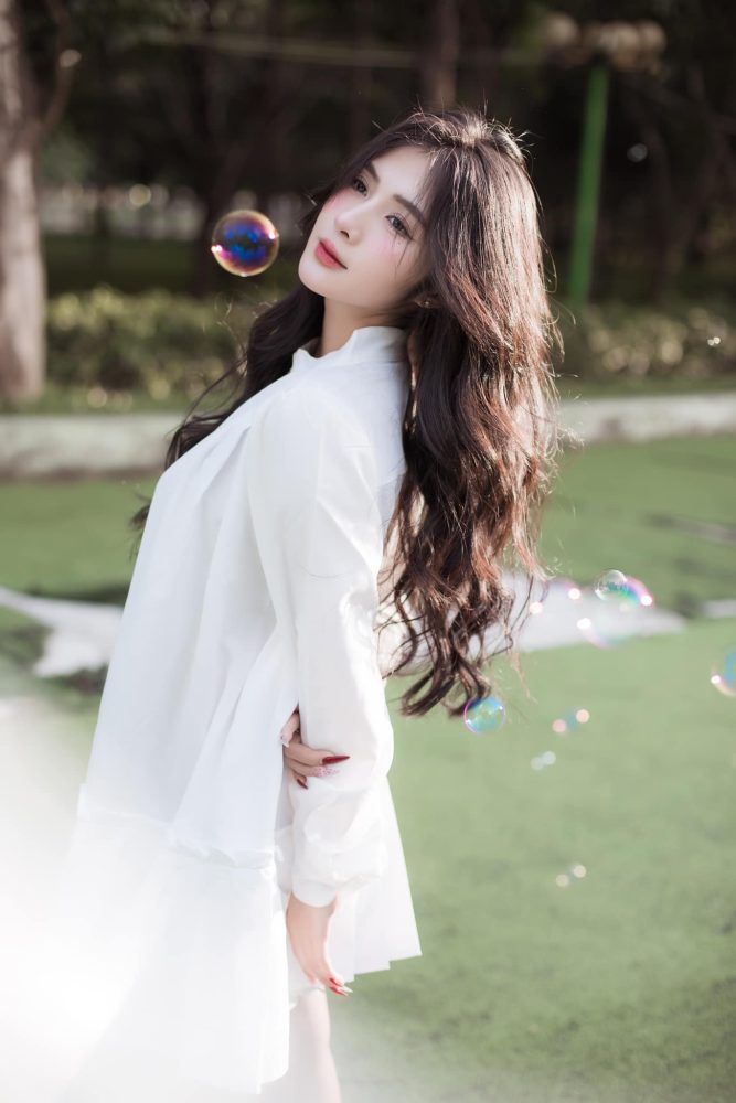 c1 Quỳnh Alee đăng ảnh cực xinh xắn, duyên dáng trong bộ áo dài truyền thống c1