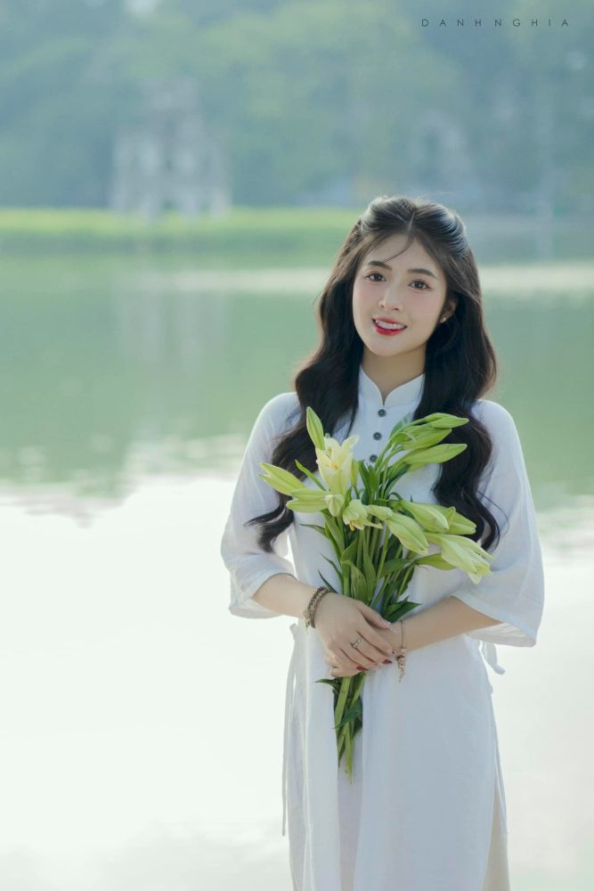 c2 Quỳnh Alee đăng ảnh cực xinh xắn, duyên dáng trong bộ áo dài truyền thống c2