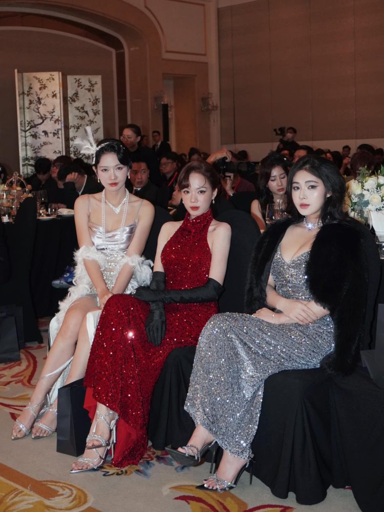 Mèo Sao Hỏa hoá nữ thần xinh đẹp khiến fan hâm mộ "rạo rực trong lòng" c32