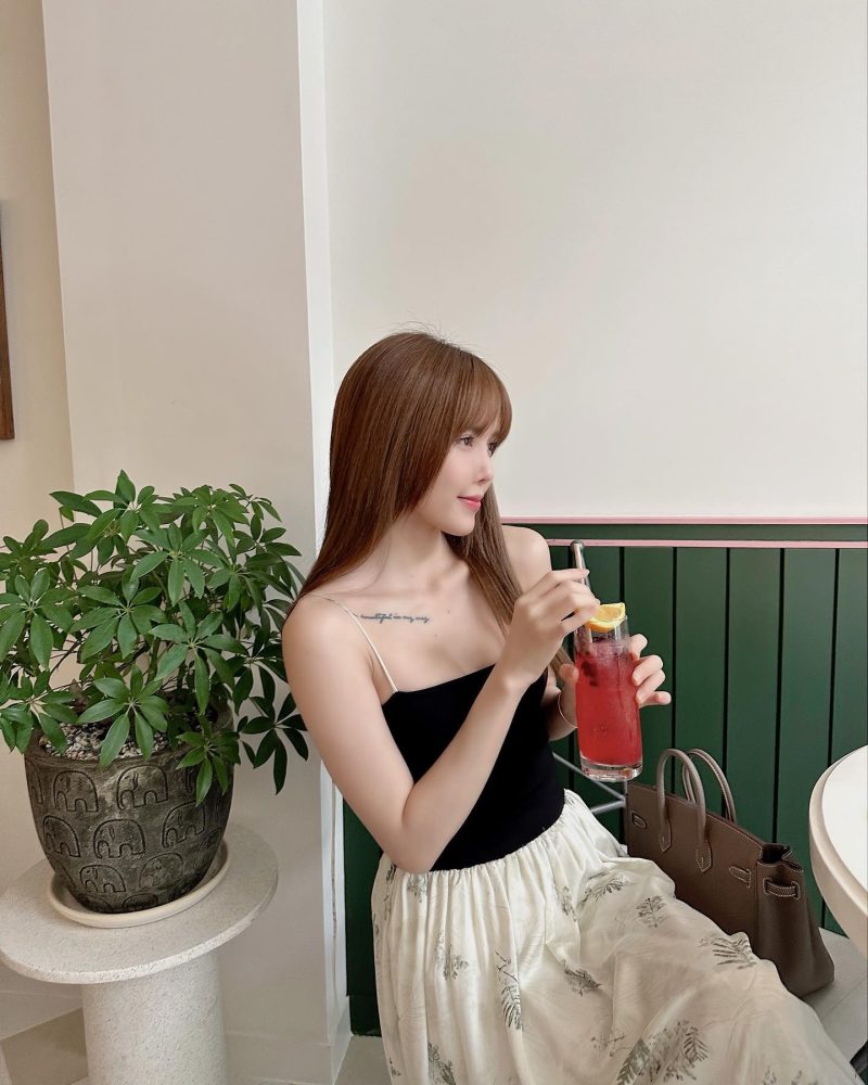 c4-1 Thiều Bảo Trâm khiến dân mạng dụi mắt vì vòng eo siêu mỏng tưởng như không thật c4 1