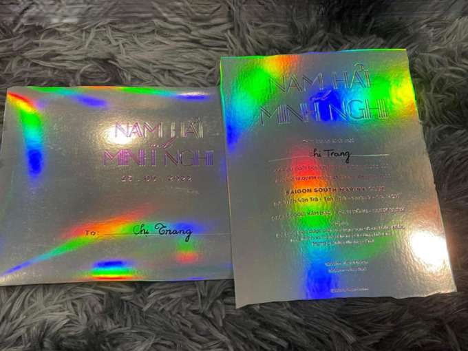 Thiệp cưới đầy độc đáo của Minh Nghi và Bomman: Nổi bật với nhiều sắc màu c6b025