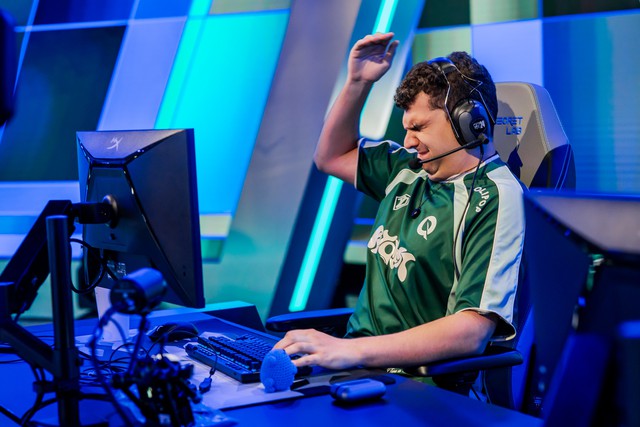 HLE - FLY đã cống hiến một trận đấu có rất nhiều điều để bàn thay vì thế trận một chiều như dự đoán ban đầu HLE - FLY đã cống hiến một trận đấu có rất nhiều điều để bàn thay vì thế trận một chiều như dự đoán ban đầu