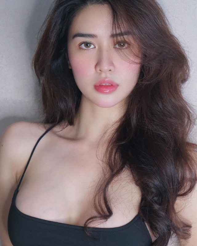 Đóng cảnh "đỏ mặt" trong tác phẩm phim chiếu rạp nổi tiếng, danh tính gái xinh khủng cỡ nào? - Ảnh 1. Đóng cảnh "đỏ mặt" trong tác phẩm phim chiếu rạp nổi tiếng, danh tính gái xinh khủng cỡ nào? - Ảnh 1.