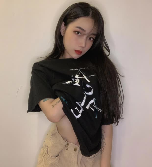 cochip2-1624818629765543276629-16801427107922146838159-1680146258955-16801462590851341752287 Nữ streamer từng khẳng định chỉ 'hở hang trên mạng' sắp lên xe hoa cochip2 1624818629765543276629 16801427107922146838159 1680146258955 16801462590851341752287