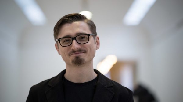 Robert Wolf - Người đứng sau nhạc game ấn tượng của Call of Duty Mobile, Arknights 27 Robert Wolf - Người đứng sau nhạc game ấn tượng của Call of Duty Mobile, Arknights cod 1652090176 33jpg