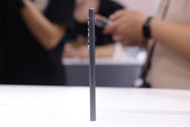 Trên tay nhanh Galaxy S24 Series: Galaxy AI đã tạo ra một "AI Phone" đúng nghĩa - Ảnh 14. Trên tay nhanh Galaxy S24 Series: Galaxy AI đã tạo ra một "AI Phone" đúng nghĩa - Ảnh 14.