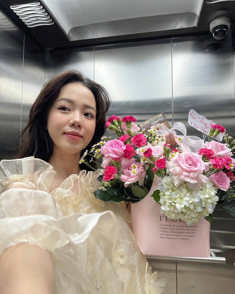 Mèo Sao Hỏa đăng ảnh xinh đẹp, đáng yêu chiếm trọn trái tim cư dân mạng d22