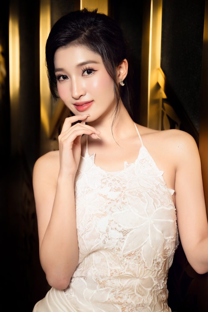 Á hậu Phương Nhi đăng ảnh với nụ cười toả nắng, xinh đẹp như một nàng thơ d42 1