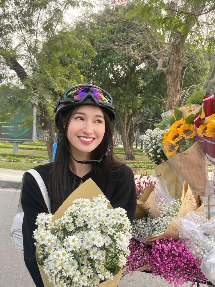 d7-3 Ngắm nhìn nhan sắc đời thường trong trẻo, nền nã của Á hậu Phương Nhi d7 3