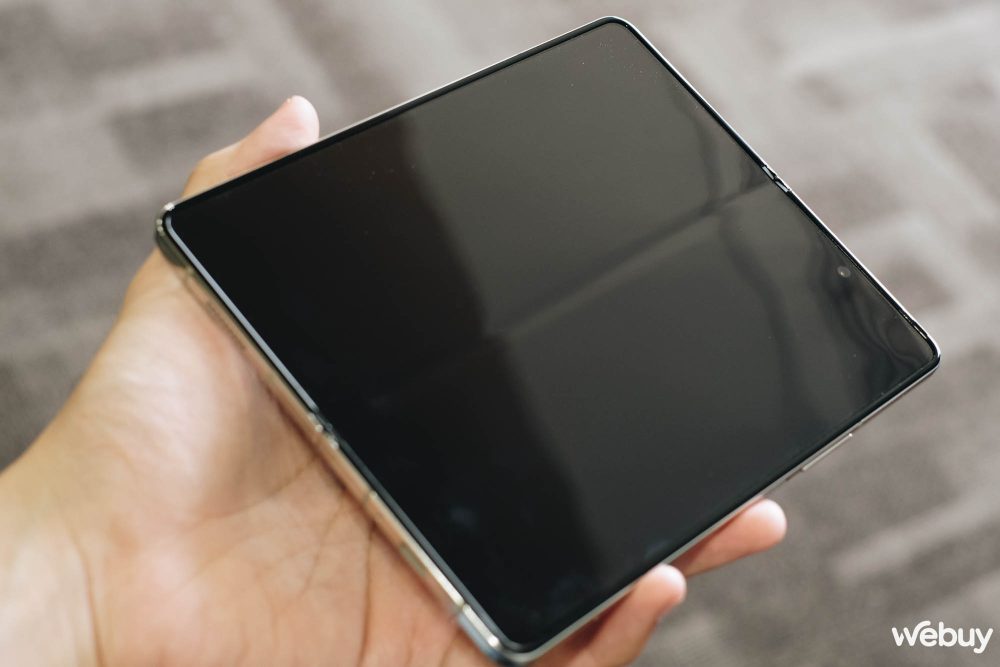 Trên tay Galaxy Z Fold5: Hoàn thiện nhiều chi tiết, khắc phục nhiều vấn đề - Ảnh 7.