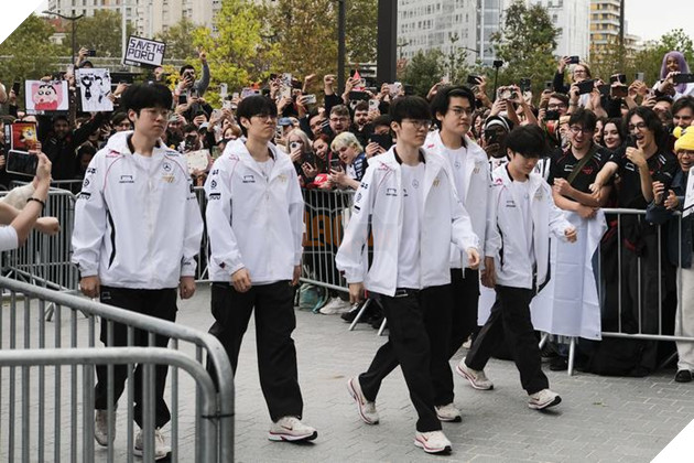 CKTG 2024: T1 Giu Vung Phong Do, Gianh Thang Loi Quan Trong Truoc Gen.G 2 CKTG 2024: T1 Giữ Vững Phong Độ, Giành Thắng Lợi Quan Trọng Trước Gen.G 2