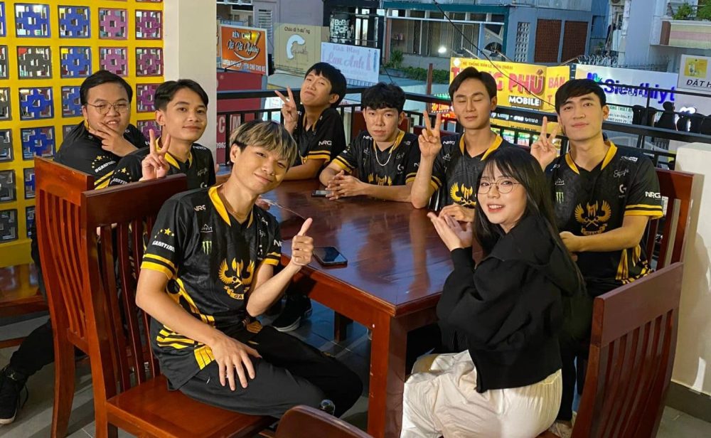 Bóng hồng Việt rơi vào "nghịch cảnh" ngay trong lần xuất ngoại, tác nghiệp tại CKTG - Ảnh 2.