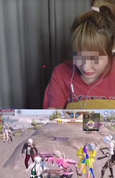 Hậu bê bối đời tư, nữ ca sĩ nổi tiếng dấn thân làm streamer - Ảnh 2. Hậu bê bối đời tư, nữ ca sĩ nổi tiếng dấn thân làm streamer - Ảnh 2.