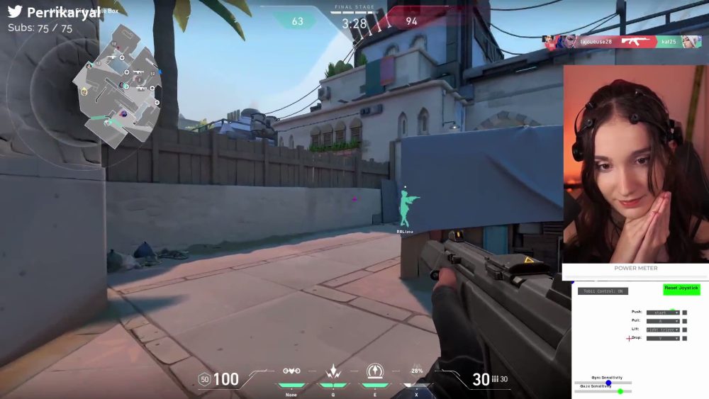 Nữ streamer chơi game bằng sóng não khiến anh em game thủ hoài nghi - Ảnh 1.