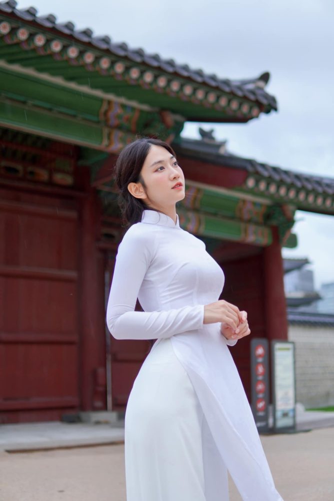 f1-2 Lê Bống đăng ảnh cực xinh xắn, duyên dáng trong bộ áo dài truyền thống f1 2