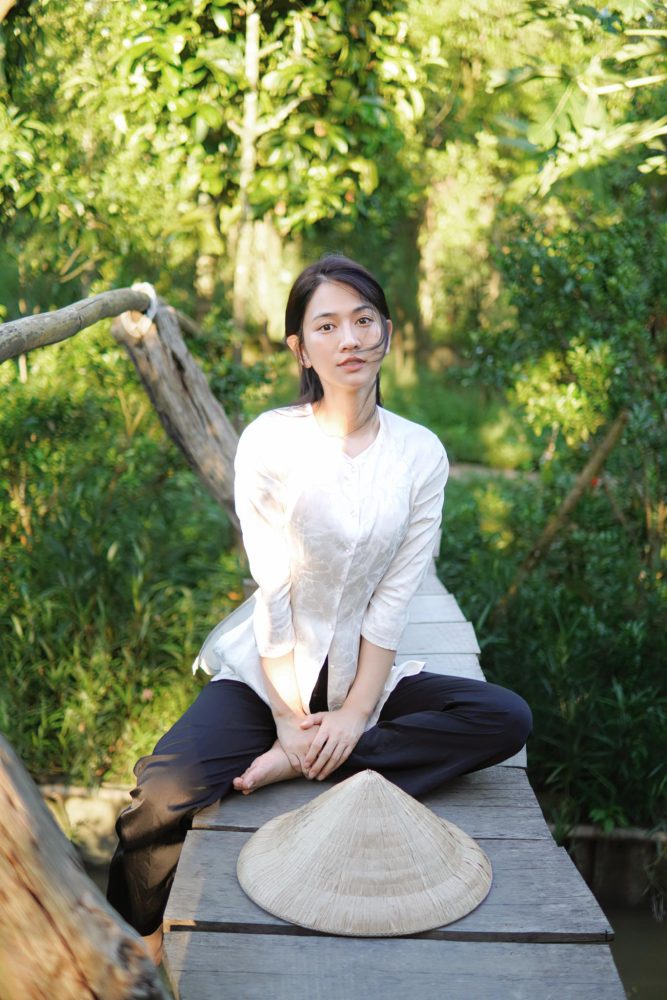 f11-2 Lê Bống khiến fan hâm mộ dụi mắt vì vòng eo siêu mỏng tưởng như không thật f11 2