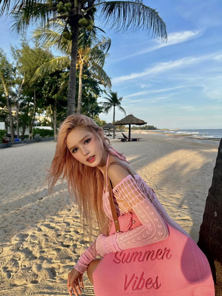 Xoài Non khoe body "cực cháy" trong bộ bikini khiến dân mạng "đứng ngồi không yên" f22 4