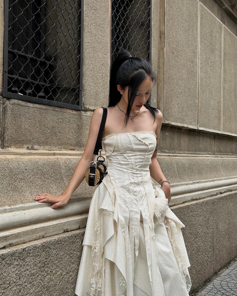 Linh Ngọc Đàm khoe dáng nuột, eo thon khiến fan hâm mộ "trầm trồ" khen ngợi f4