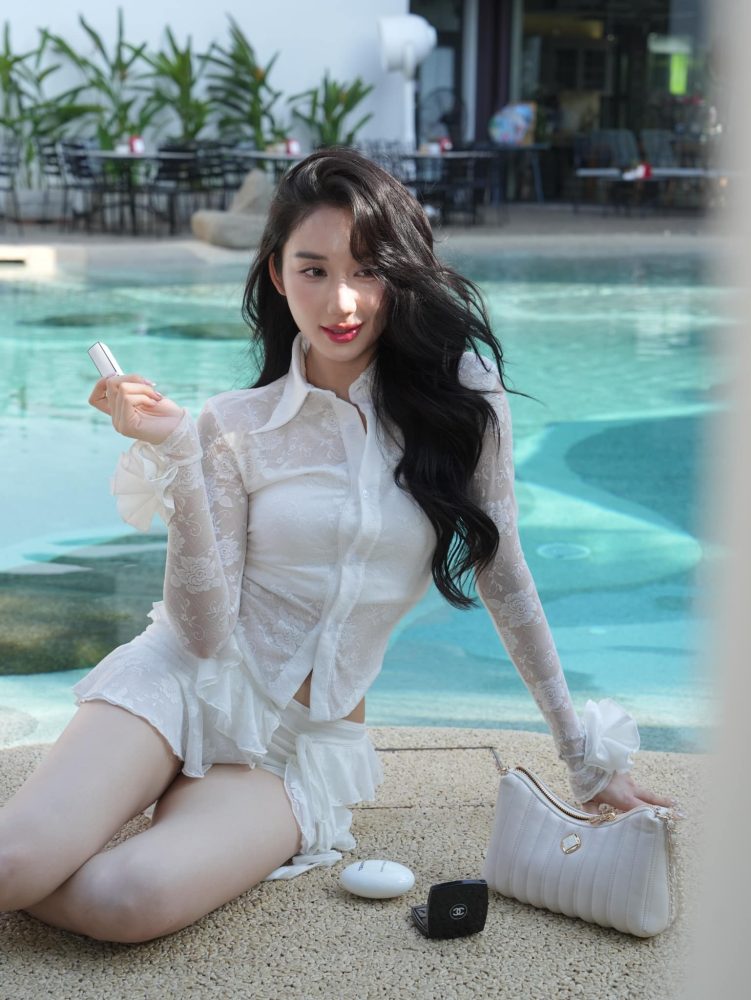 f41-2 Mina Young khiến dân mạng dụi mắt vì vòng eo siêu mỏng tưởng như không thật f41 2