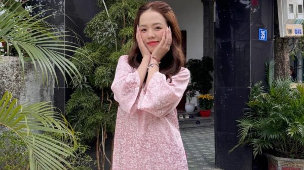 Mèo Sao Hỏa đăng ảnh cực xinh xắn, duyên dáng trong trang phục truyền thống f4jpg