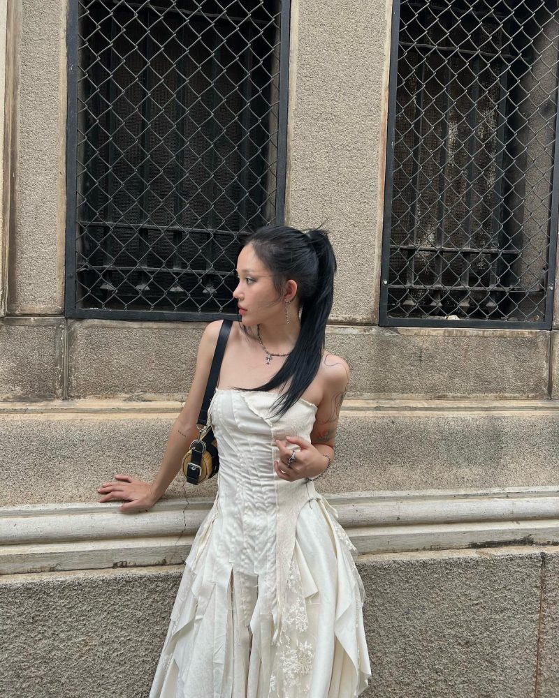 Linh Ngọc Đàm khoe dáng nuột, eo thon khiến fan hâm mộ "trầm trồ" khen ngợi f5 2