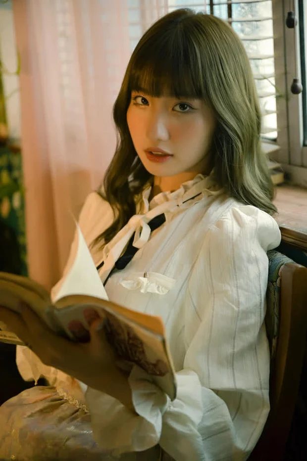 Ngắm nhìn nhan sắc đỉnh cao của Huyền 2k4, cô dâu đang khiến làng game Việt dậy sóng f5 4