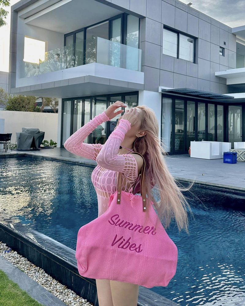 Xoài Non khoe body "cực cháy" trong bộ bikini khiến dân mạng "đứng ngồi không yên" f52