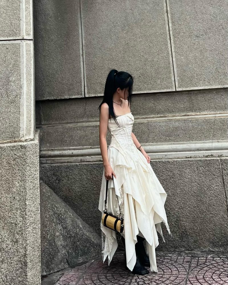 Linh Ngọc Đàm khoe dáng nuột, eo thon khiến fan hâm mộ "trầm trồ" khen ngợi f6 1