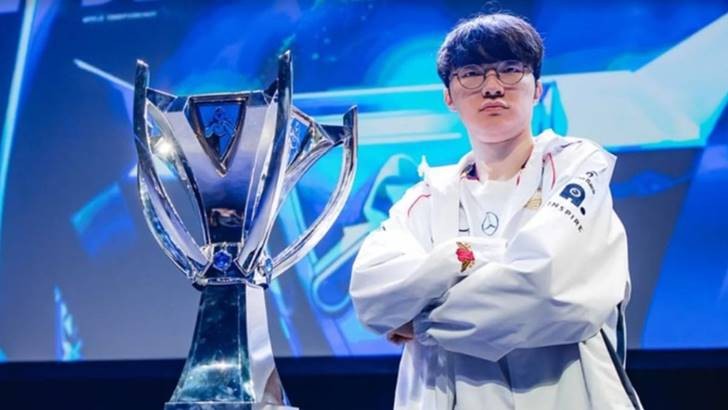 Nhìn lại 2 pha xử lý đỉnh nóc kịch trần của Faker Nhìn lại 2 pha xử lý đỉnh nóc kịch trần của Faker