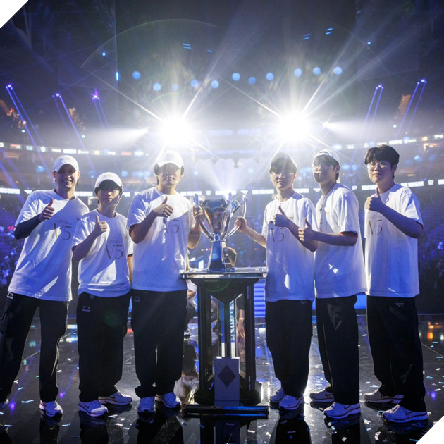 LMHT: Noi tieng song gian di nhung vi the ma Faker suyt mang hoa vi qua low-tech 4 LMHT: Nổi tiếng sống giản dị nhưng vì thế mà Faker suýt mang họa vì quá low-tech