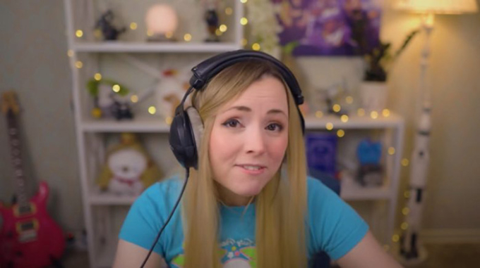 Ngâm mình trong nước quay Genshin, nữ streamer "ẵm trọn" cặp bài trùng 5 sao - Ảnh 2. Ngâm mình trong nước quay Genshin, nữ streamer "ẵm trọn" cặp bài trùng 5 sao - Ảnh 2.