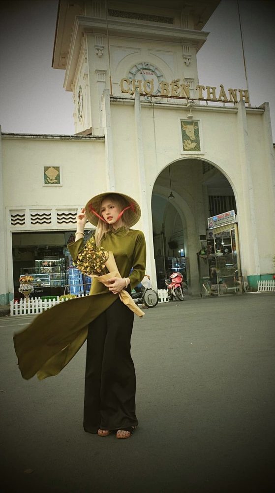 g8 Xoài Non yêu kiều, duyên dáng trong bộ váy dài truyền thống g8