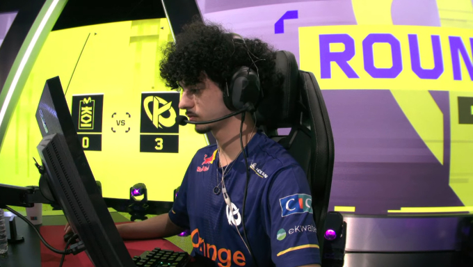 Tuyển thủ VALORANT bỗng trở thành tâm điểm bàn tán nhờ hành động có "1-0-2" khi đang thi đấu - Ảnh 2. Tuyển thủ VALORANT bỗng trở thành tâm điểm bàn tán nhờ hành động có "1-0-2" khi đang thi đấu - Ảnh 2.