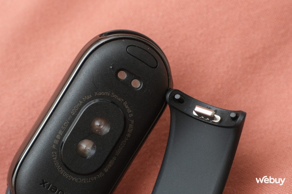 Trên tay Xiaomi Band 8 tại VN: Thiết kế không đổi nhưng nâng cấp dây đeo, có màn hình 60Hz, pin 16 ngày, giá từ 850,000 đồng - Ảnh 9. Trên tay Xiaomi Band 8 tại VN: Thiết kế không đổi nhưng nâng cấp dây đeo, có màn hình 60Hz, pin 16 ngày, giá từ 850,000 đồng - Ảnh 9.