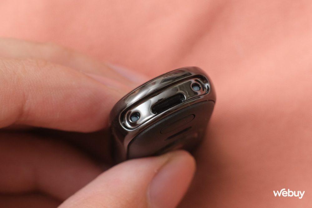 Trên tay Xiaomi Band 8 tại VN: Thiết kế không đổi nhưng nâng cấp dây đeo, có màn hình 60Hz, pin 16 ngày, giá từ 850,000 đồng - Ảnh 10. Trên tay Xiaomi Band 8 tại VN: Thiết kế không đổi nhưng nâng cấp dây đeo, có màn hình 60Hz, pin 16 ngày, giá từ 850,000 đồng - Ảnh 10.