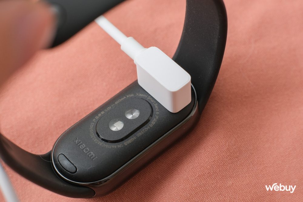 Trên tay Xiaomi Band 8 tại VN: Thiết kế không đổi nhưng nâng cấp dây đeo, có màn hình 60Hz, pin 16 ngày, giá từ 850,000 đồng - Ảnh 18. Trên tay Xiaomi Band 8 tại VN: Thiết kế không đổi nhưng nâng cấp dây đeo, có màn hình 60Hz, pin 16 ngày, giá từ 850,000 đồng - Ảnh 18.