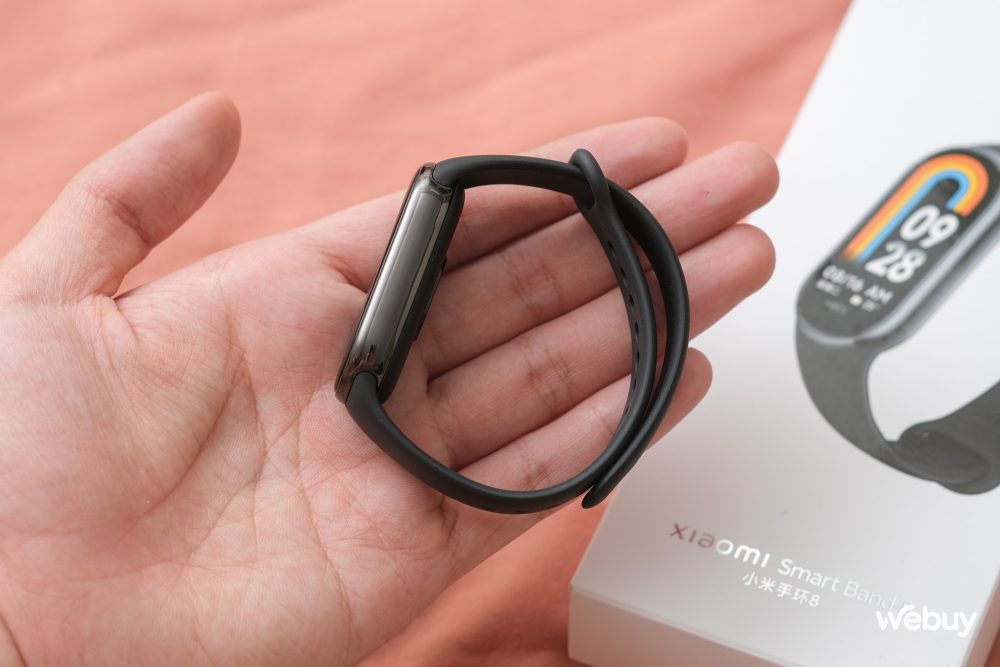 Trên tay Xiaomi Band 8 tại VN: Thiết kế không đổi nhưng nâng cấp dây đeo, có màn hình 60Hz, pin 16 ngày, giá từ 850,000 đồng - Ảnh 12. Trên tay Xiaomi Band 8 tại VN: Thiết kế không đổi nhưng nâng cấp dây đeo, có màn hình 60Hz, pin 16 ngày, giá từ 850,000 đồng - Ảnh 12.