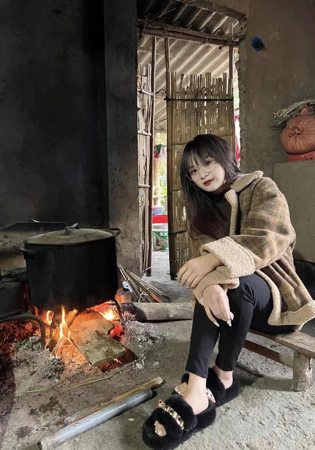 h3-4 Gấm Kami vừa xinh đẹp, vừa đảm đang khi rửa bát, nhóm lửa, luộc bánh ở quê nhà h3 4