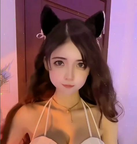 Nữ streamer vướng scandal ‘nhạy cảm’ sở hữu tài khoản Instagram với nhiều clip ‘bỏng cháy’ - Ảnh 2. Nữ streamer vướng scandal ‘nhạy cảm’ sở hữu tài khoản Instagram với nhiều clip ‘bỏng cháy’ - Ảnh 2.