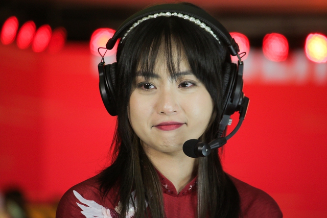 Chùm ảnh: Tốc Chiến Việt Nam giành HCV, Minh Nghi bật khóc, những chàng trai cũng rơi nước mắt - Ảnh 2. Chùm ảnh: Tốc Chiến Việt Nam giành HCV, Minh Nghi bật khóc, những chàng trai cũng rơi nước mắt - Ảnh 2.