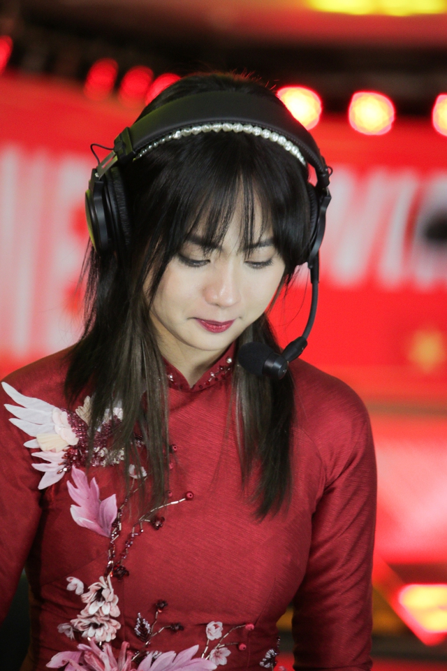 Chùm ảnh: Tốc Chiến Việt Nam giành HCV, Minh Nghi bật khóc, những chàng trai cũng rơi nước mắt - Ảnh 3. Chùm ảnh: Tốc Chiến Việt Nam giành HCV, Minh Nghi bật khóc, những chàng trai cũng rơi nước mắt - Ảnh 3.