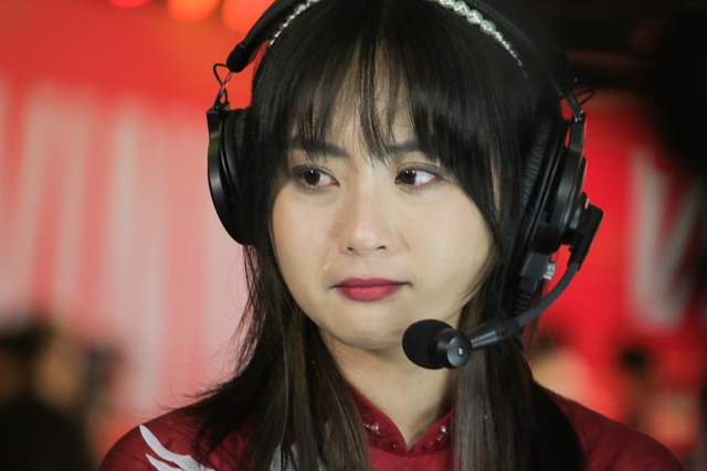 Chùm ảnh: Tốc Chiến Việt Nam giành HCV, Minh Nghi bật khóc, những chàng trai cũng rơi nước mắt - Ảnh 4. Chùm ảnh: Tốc Chiến Việt Nam giành HCV, Minh Nghi bật khóc, những chàng trai cũng rơi nước mắt - Ảnh 4.