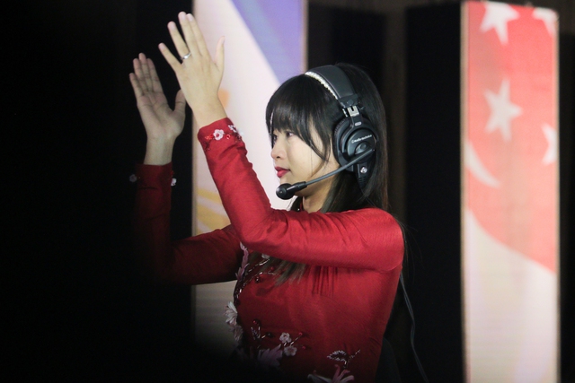 Chùm ảnh: Tốc Chiến Việt Nam giành HCV, Minh Nghi bật khóc, những chàng trai cũng rơi nước mắt - Ảnh 6. Chùm ảnh: Tốc Chiến Việt Nam giành HCV, Minh Nghi bật khóc, những chàng trai cũng rơi nước mắt - Ảnh 6.