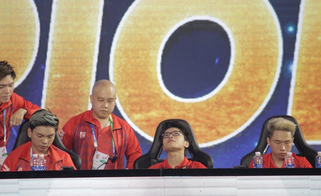 Fan Liên Quân thất thần trước kết quả chung kết tại SEA Games 31, dù nuối tiếc nhưng đáng tự hào! - Ảnh 9. Fan Liên Quân thất thần trước kết quả chung kết tại SEA Games 31, dù nuối tiếc nhưng đáng tự hào! - Ảnh 9.