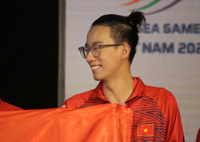 Chùm ảnh: Tốc Chiến Việt Nam giành HCV, Minh Nghi bật khóc, những chàng trai cũng rơi nước mắt - Ảnh 13. Chùm ảnh: Tốc Chiến Việt Nam giành HCV, Minh Nghi bật khóc, những chàng trai cũng rơi nước mắt - Ảnh 13.