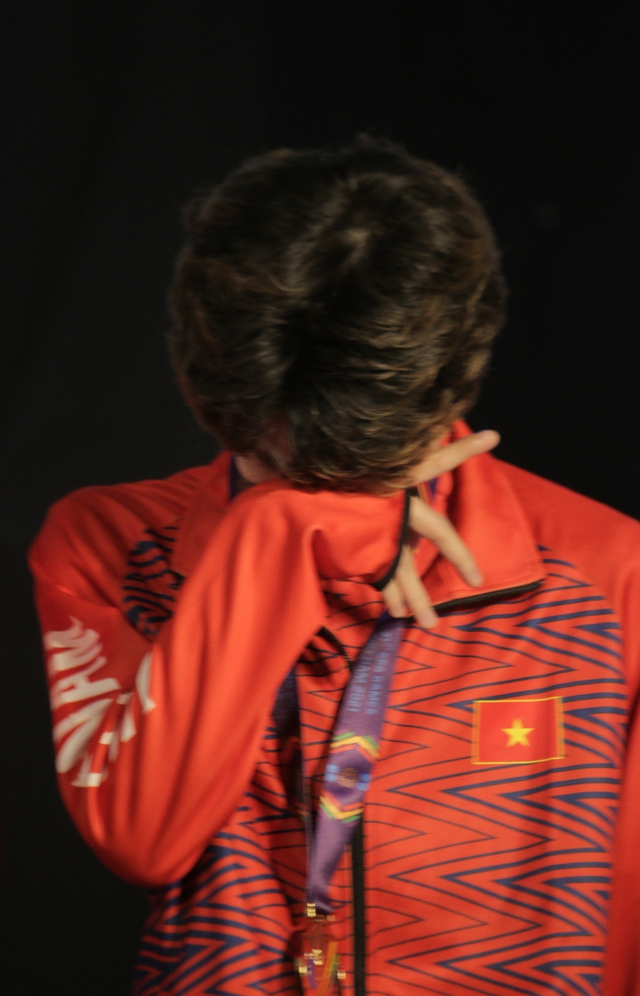 Chùm ảnh: Tốc Chiến Việt Nam giành HCV, Minh Nghi bật khóc, những chàng trai cũng rơi nước mắt - Ảnh 15. Chùm ảnh: Tốc Chiến Việt Nam giành HCV, Minh Nghi bật khóc, những chàng trai cũng rơi nước mắt - Ảnh 15.